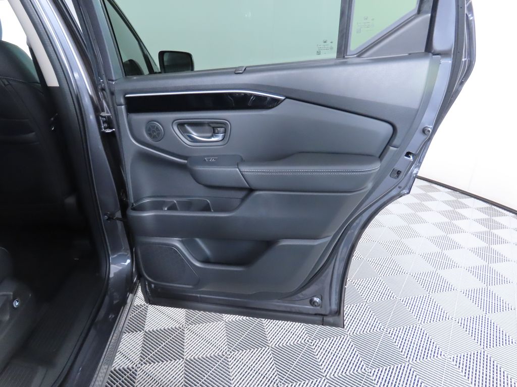 2025 Honda Pilot EX-L 28