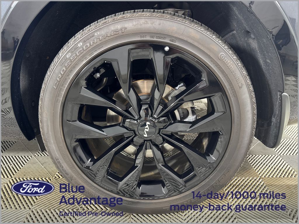 Certified Used 2022 Gray Kia SX image 14