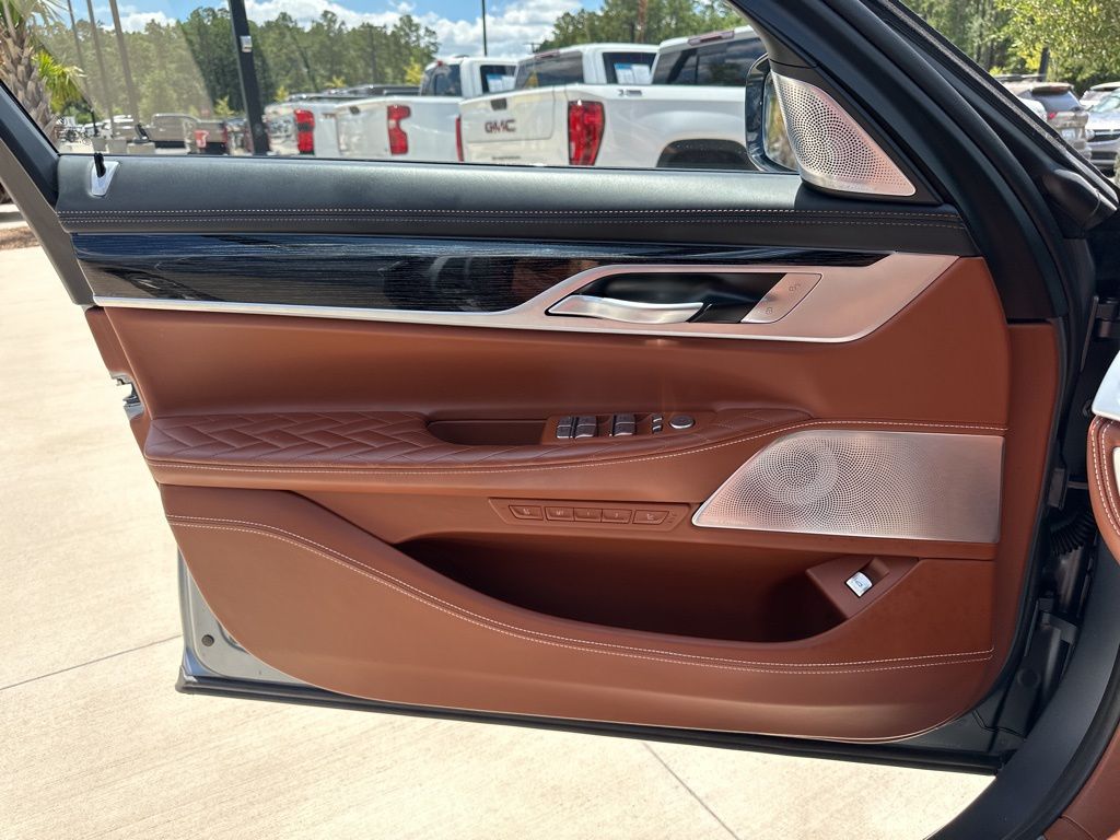 2022 Frozen Bluestone Metallic BMW 7 Series M760i AWD Sedan