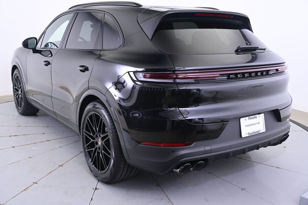 Thumbnail: 2025 Porsche Cayenne - 3