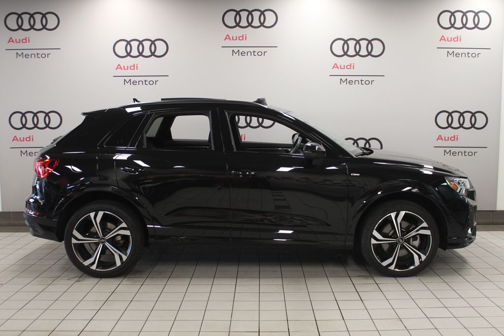 Thumbnail: 2024 Audi Q3 - 7