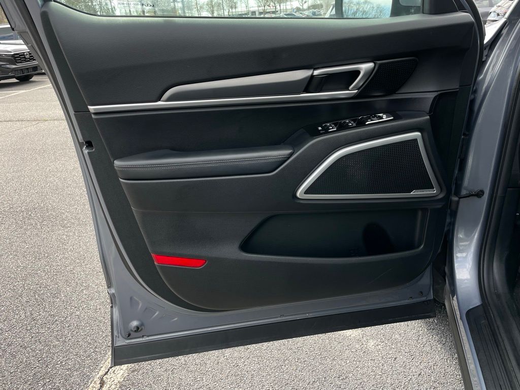 Thumbnail: 2022 Kia Telluride - 23