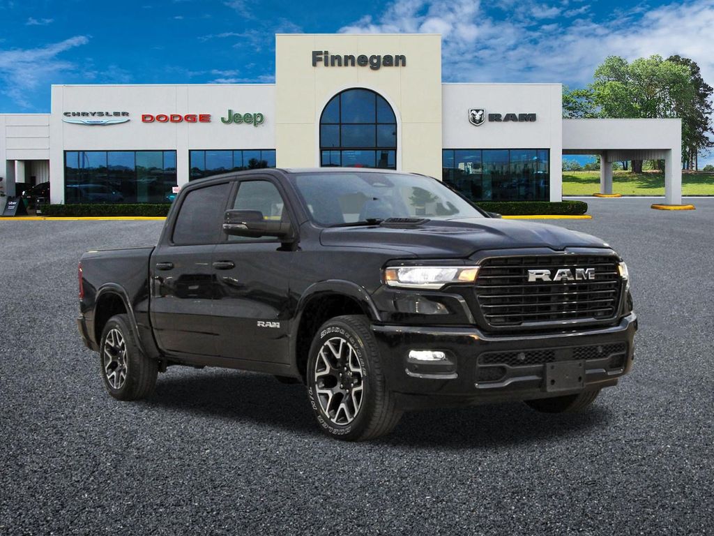 Diamond Black Crystal Pearlcoat 2025 RAM 1500 Pickup Truck Four-Wheel Drive 8-Speed Automatic