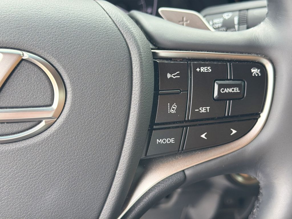 Thumbnail: 2024 Lexus ES - 27