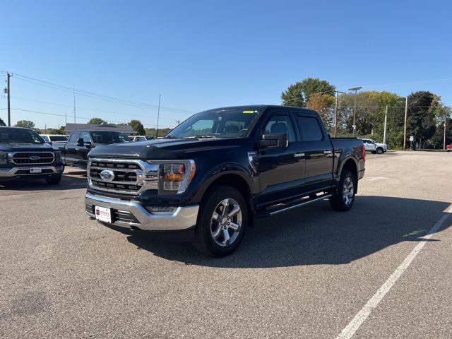 2022 Ford F-150 XLT photo 2