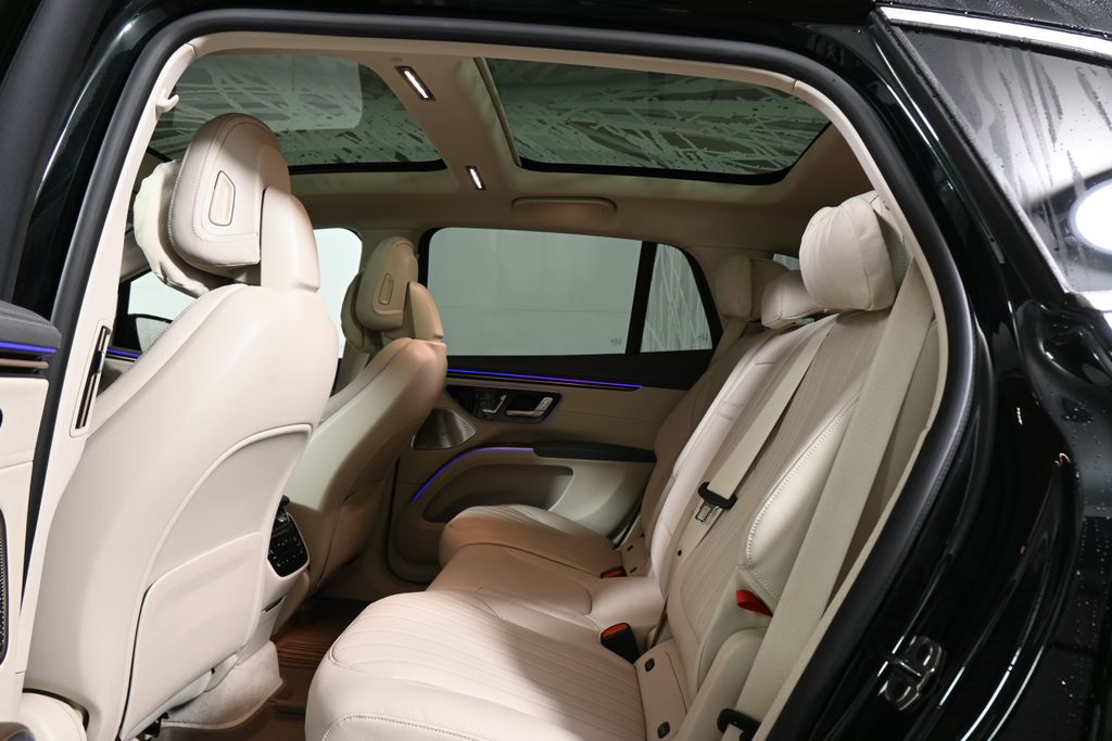 Thumbnail: 2023 Mercedes-Benz EQS - 7