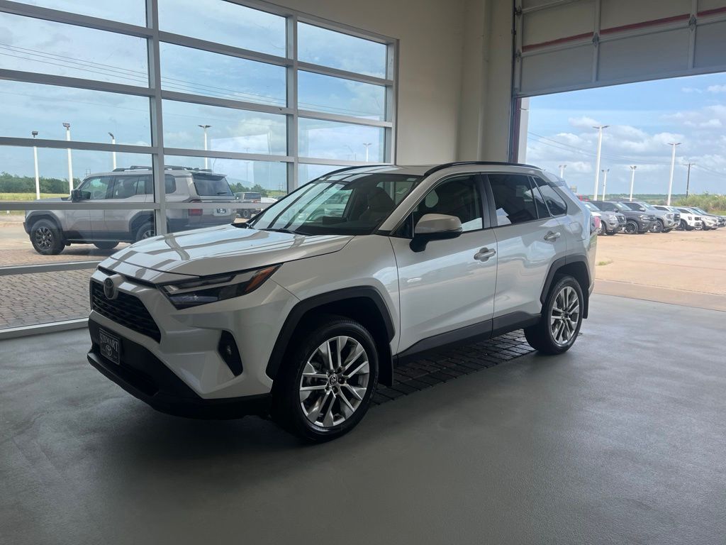 Pearl 2025 Toyota RAV4 SUV / Crossover Front-Wheel Drive 8-Speed Automatic