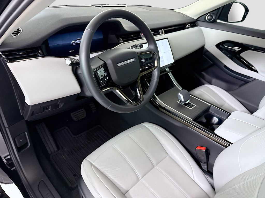 Thumbnail: 2025 Land Rover Range Rover Evoque - 9