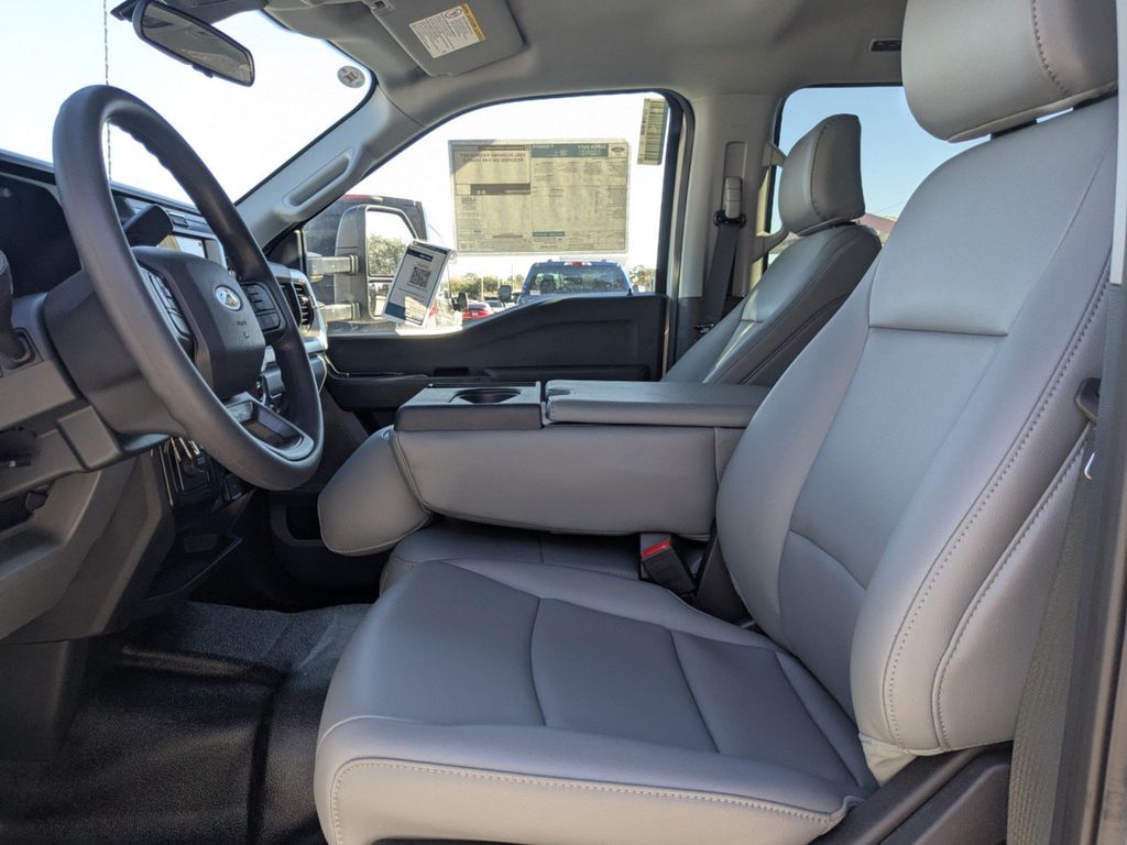 2025 Ford F-450 Chassis XL
