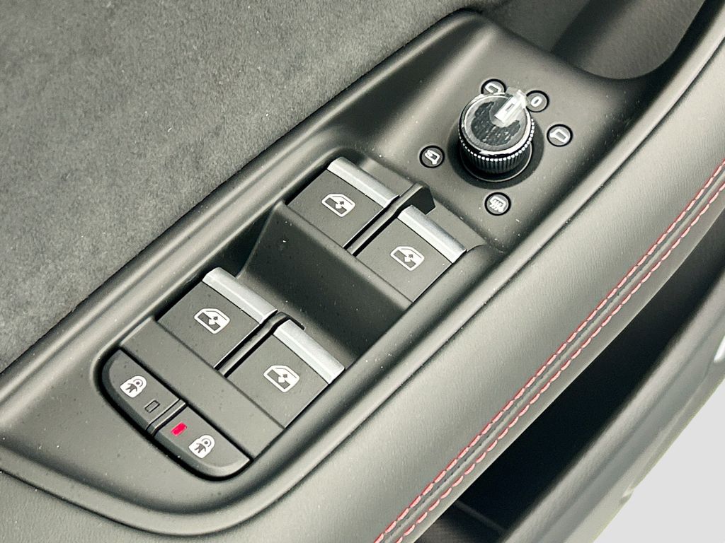 Thumbnail: 2026 Audi Q8 - 22