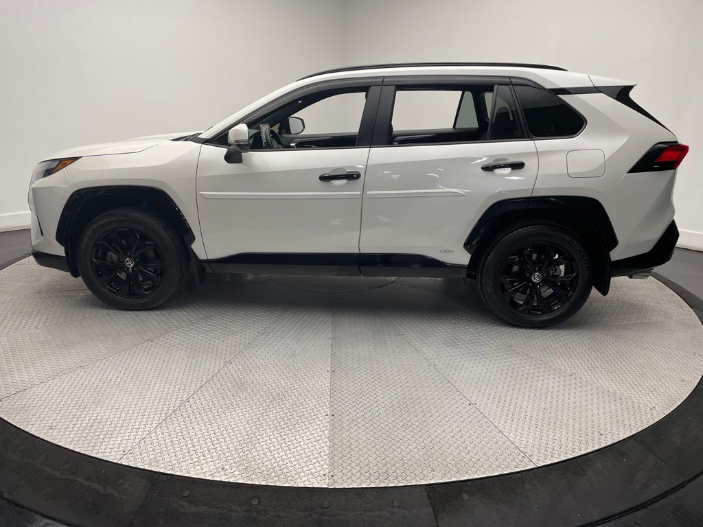 2022 Toyota RAV4 SE 8