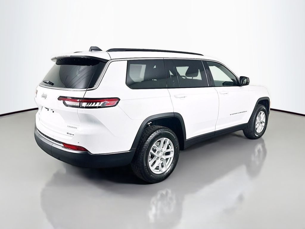 New 2026 White/off-white Jeep Laredo image 7