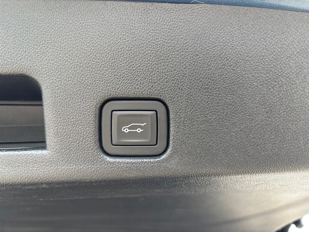 Used 2024 Chevrolet Traverse SUV