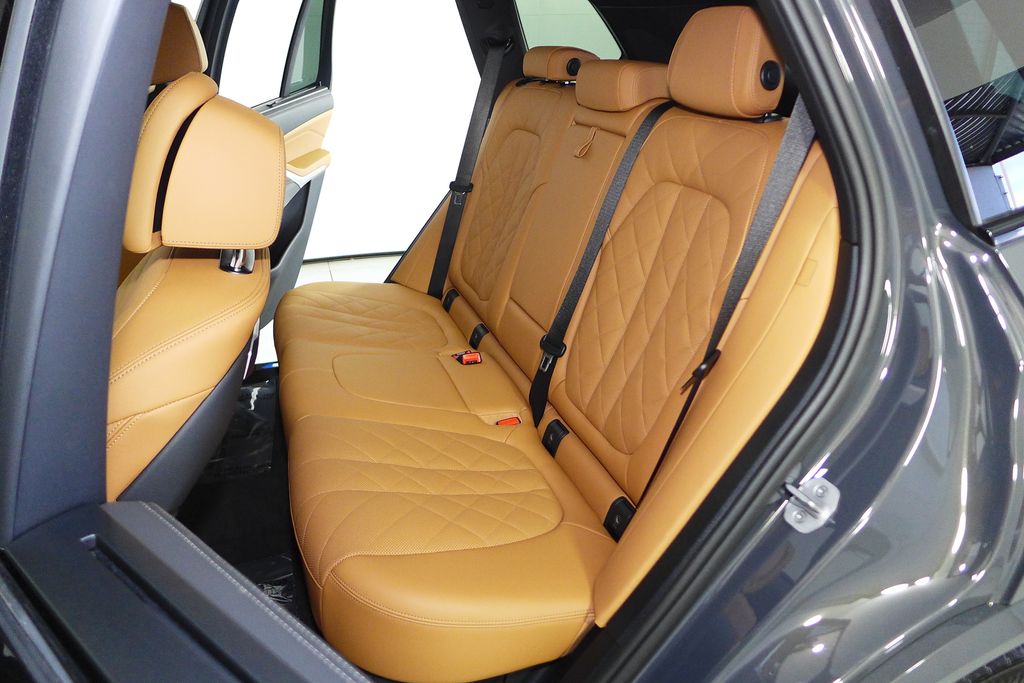 Thumbnail: 2026 BMW X5 - 21