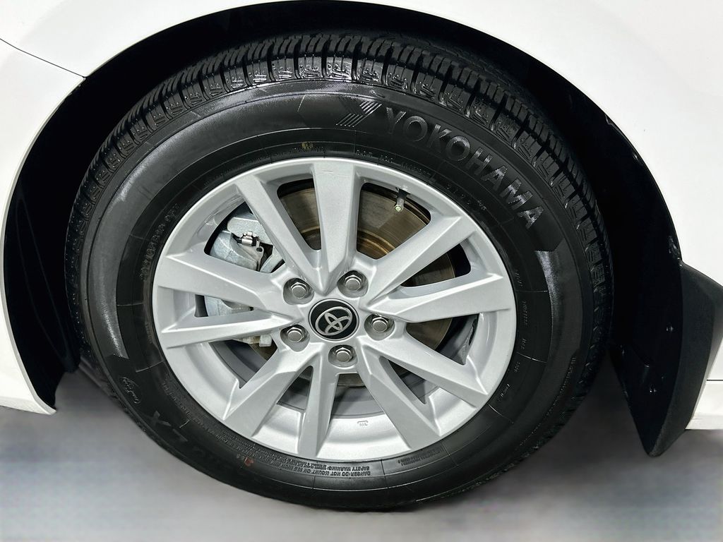 Thumbnail: 2026 Toyota Camry - 31