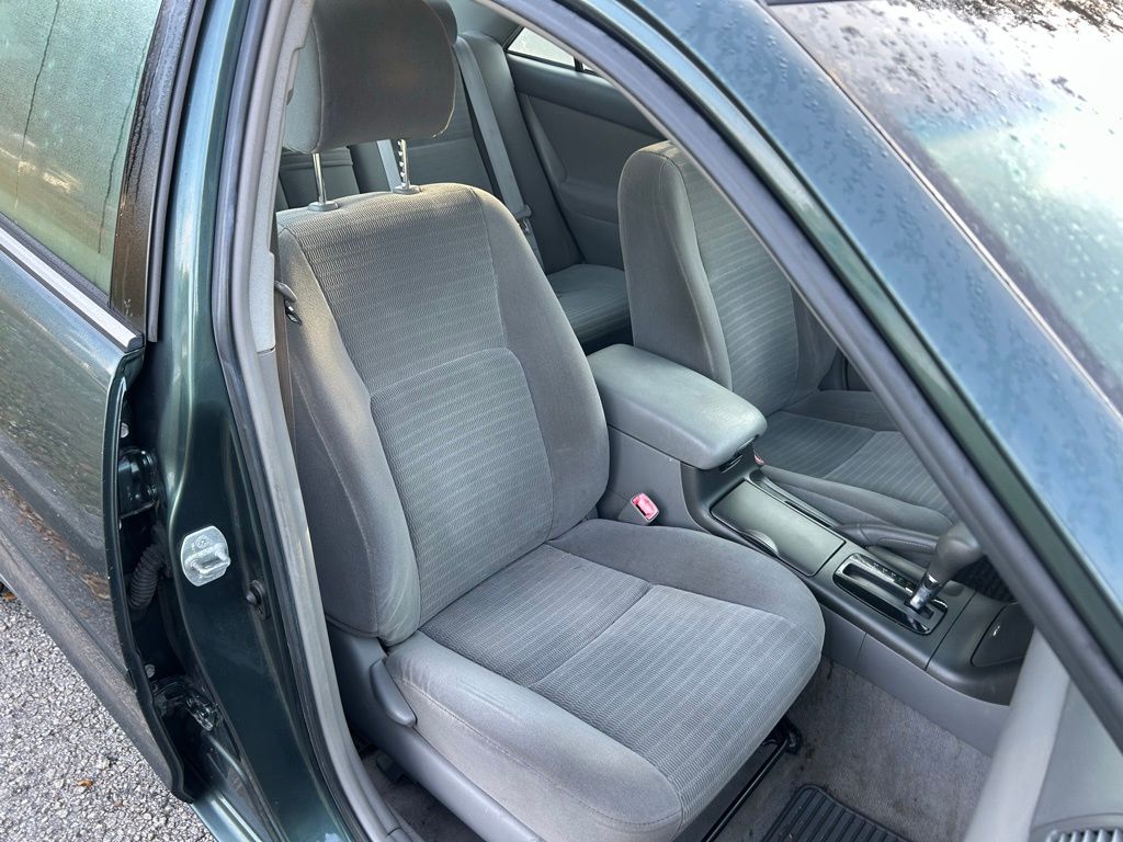 Thumbnail: 2005 Toyota Camry - 14