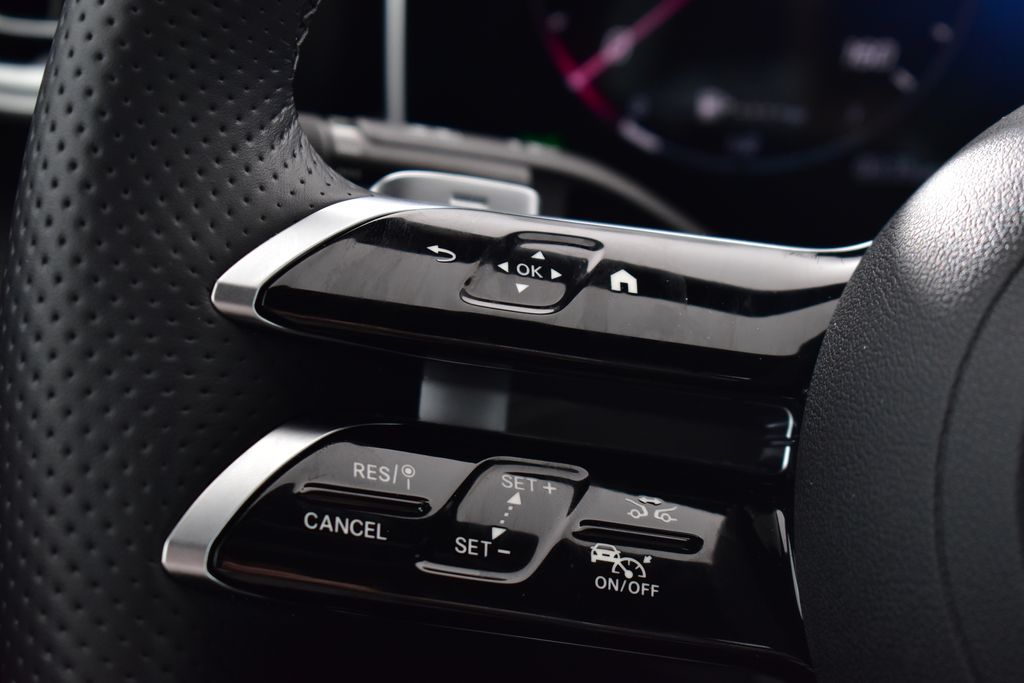 Thumbnail: 2025 Mercedes-Benz C-Class - 17