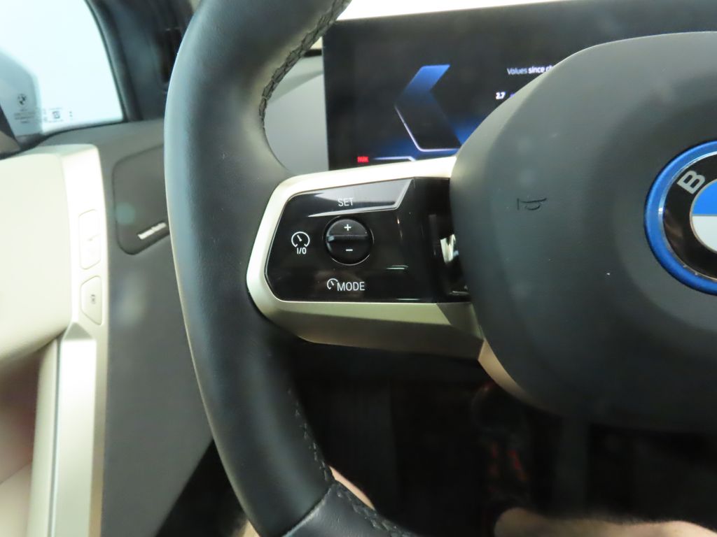 2024 BMW iX xDrive50 11