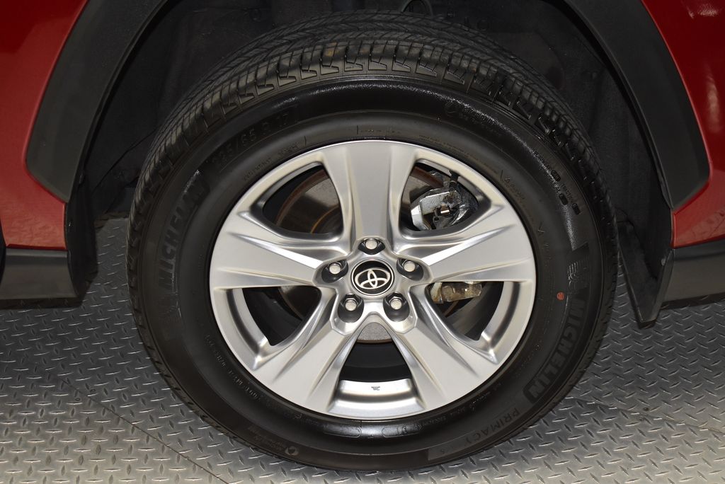 Thumbnail: 2025 Toyota RAV4 - 31