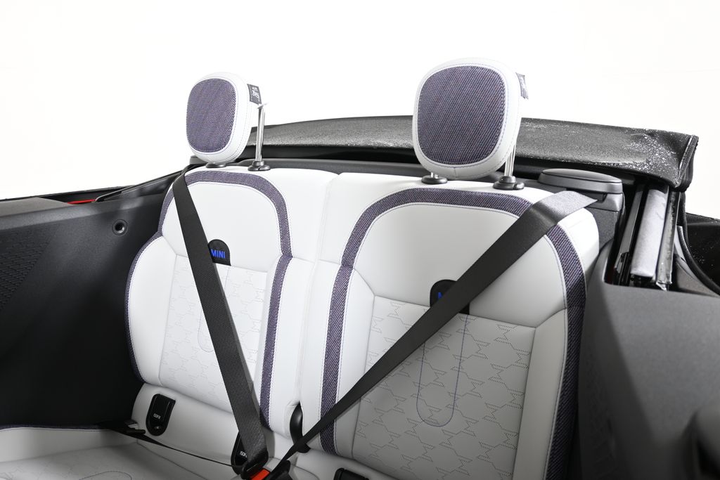 Thumbnail: 2026 MINI Cooper - 4