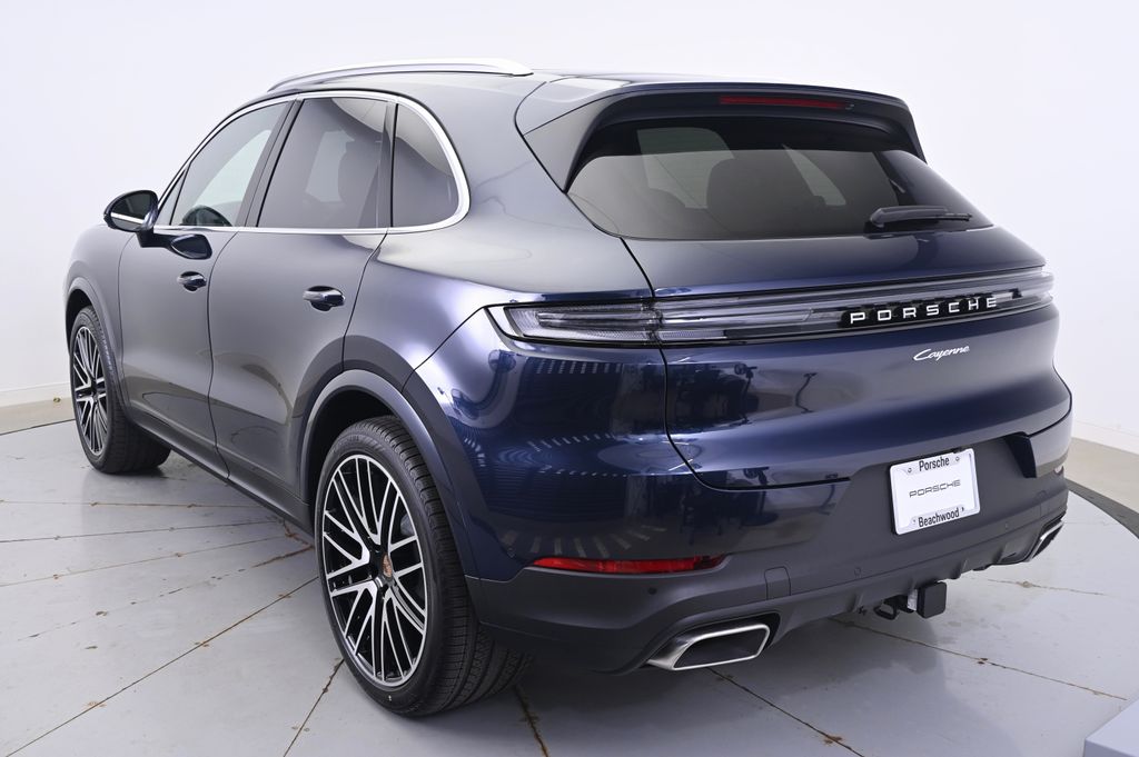 Thumbnail: 2026 Porsche Cayenne - 3
