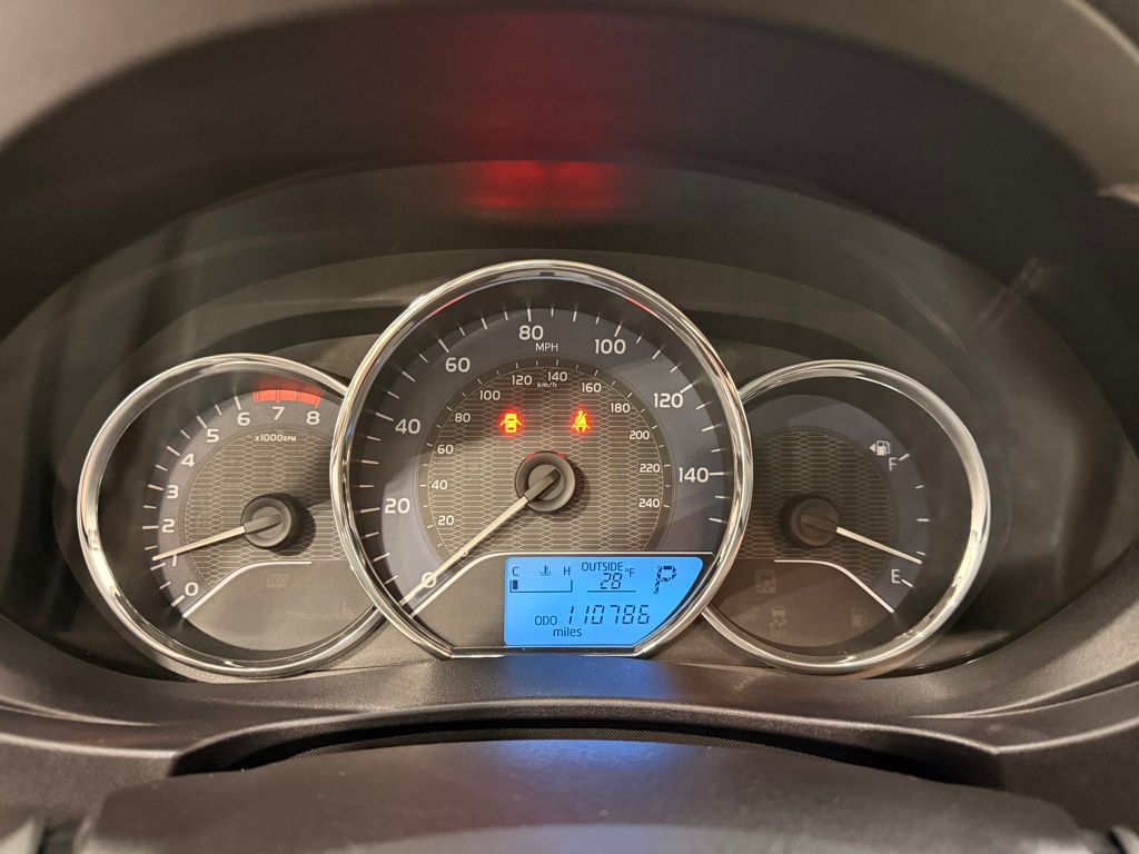 Thumbnail: 2015 Toyota Corolla - 15