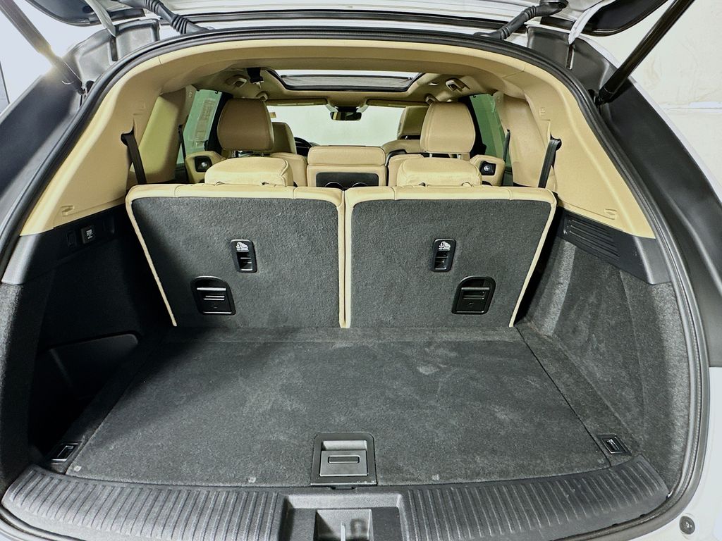 used 2023 Acura MDX car, priced at $39,299