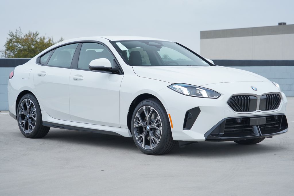 Thumbnail: 2026 BMW 2 Series - 3