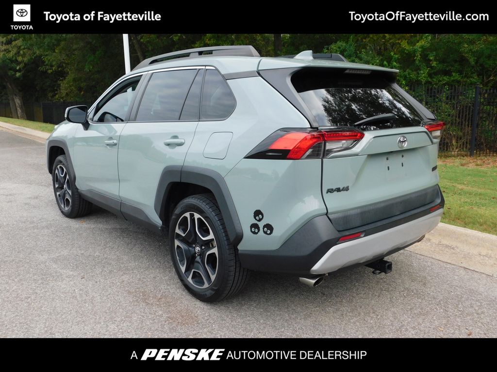 Thumbnail: 2019 Toyota RAV4 - 3
