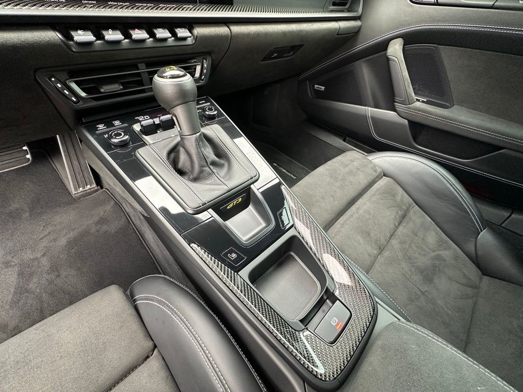 Thumbnail: 2022 Porsche 911 - 28