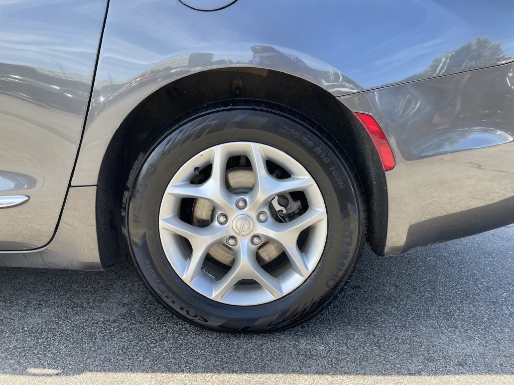 Used 2019 Chrysler Pacifica Van