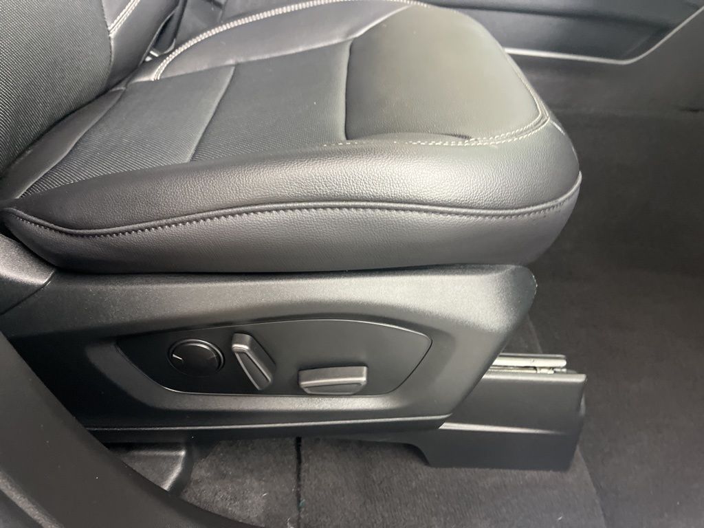 Thumbnail: 2023 Ford Explorer - 8