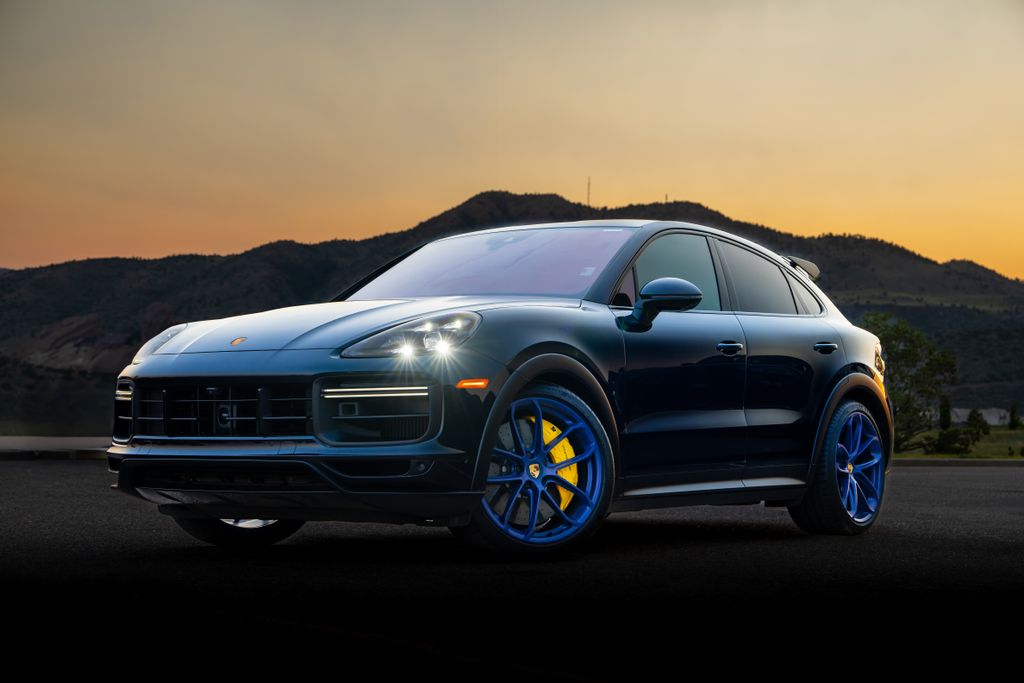 Moonlight Blue Metallic 2023 Porsche Cayenne SUV / Crossover All-Wheel Drive 8-Speed Automatic