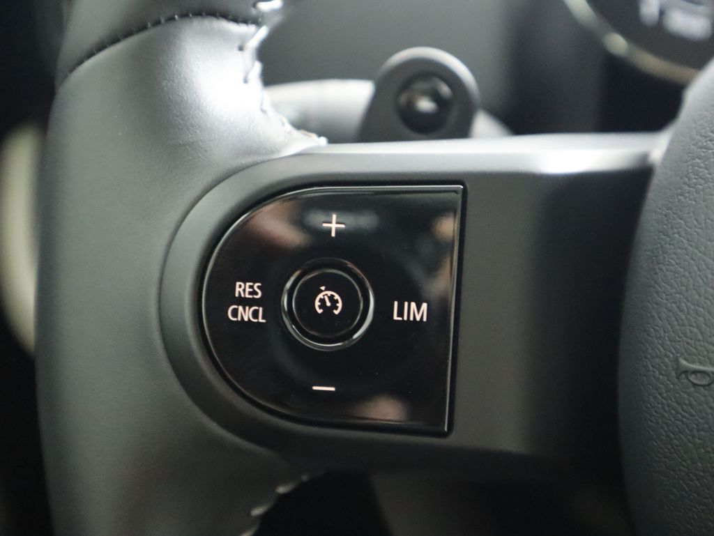 2023 MINI Cooper Countryman Iconic 11