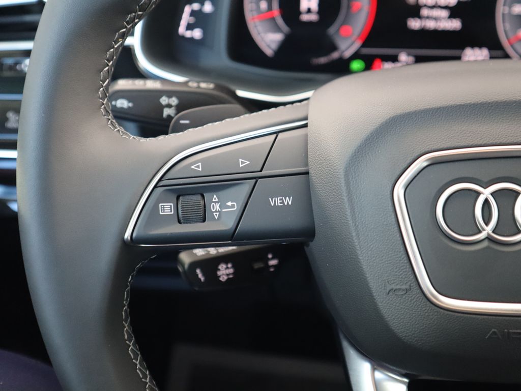 Thumbnail: 2026 Audi Q7 - 13