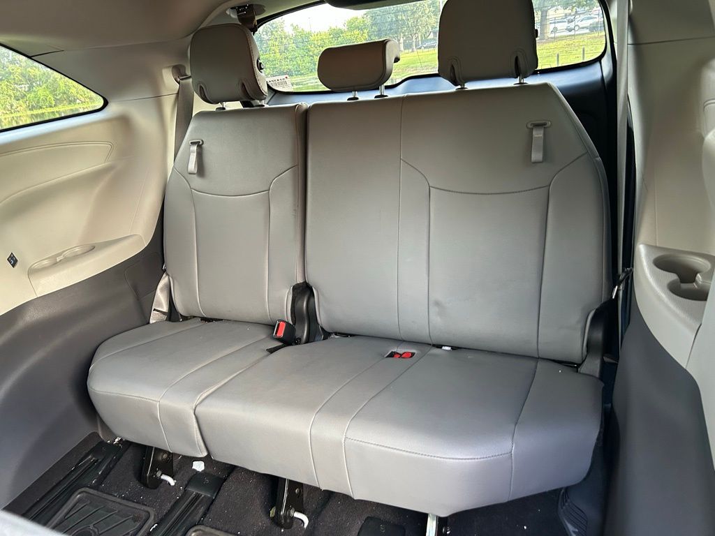 Thumbnail: 2023 Toyota Sienna - 13