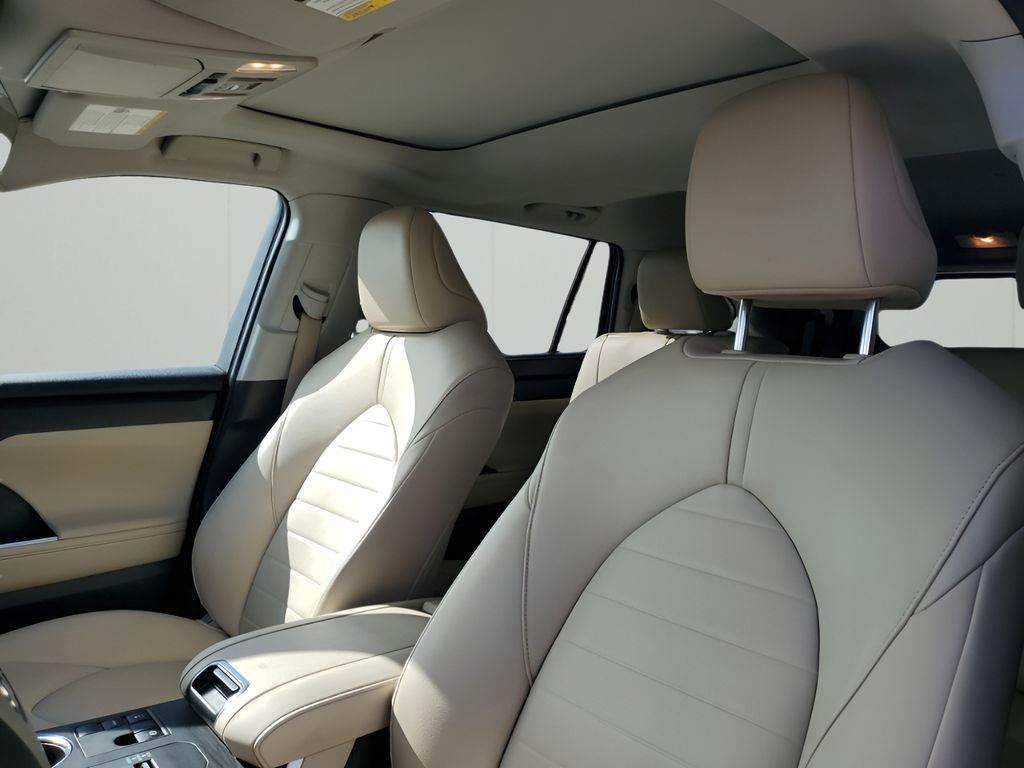 Used Car 2023 Toyota Highlander  Limited For Sale Under $40,000 In Austin, Texas