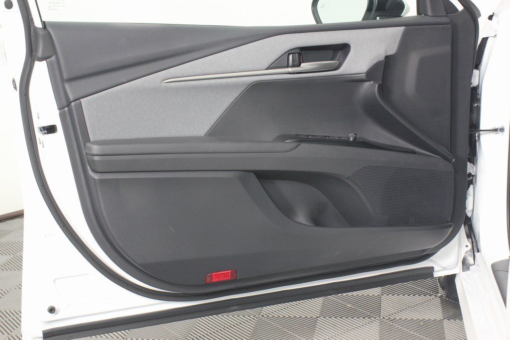 2025 Toyota Camry LE 7