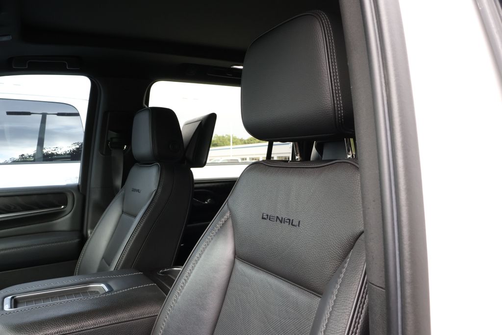 Thumbnail: 2021 GMC Yukon XL - 13