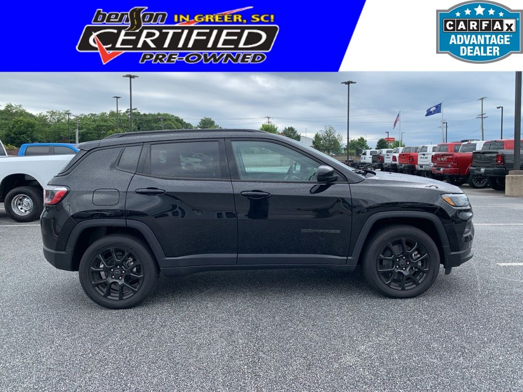 Diamond Black 2026 Jeep Compass Latitude 4WD SUV / Crossover Four-Wheel Drive 8-Speed Automatic