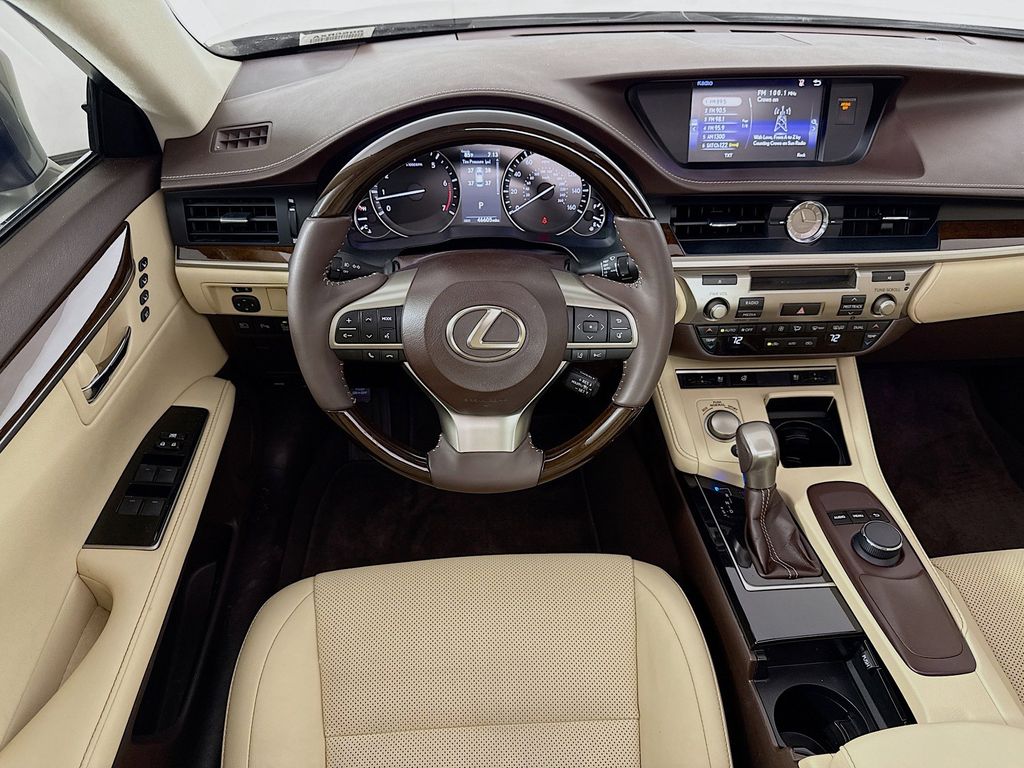 Thumbnail: 2017 Lexus ES - 20