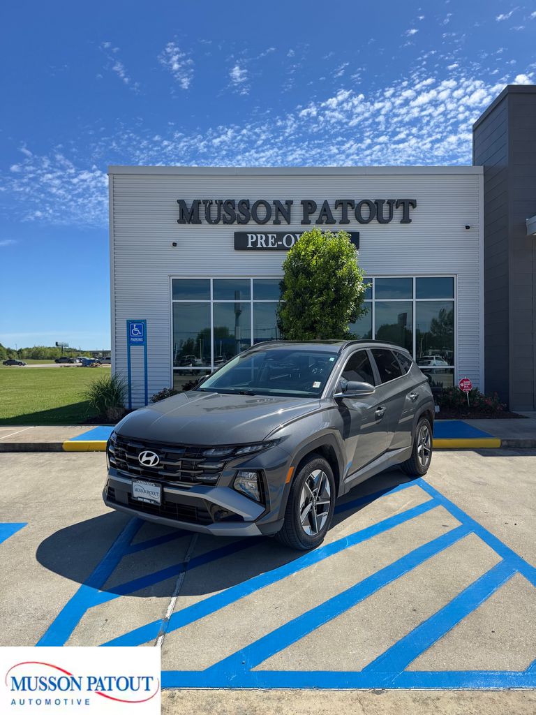 Gray 2026 Hyundai Tucson SEL Premium FWD SUV / Crossover Front-Wheel Drive 8-Speed Automatic