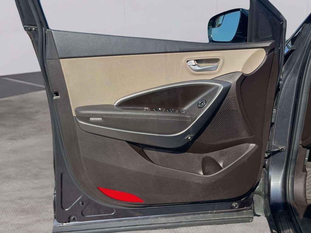 Used 2018 Platinum Graphite Hyundai 2.4 Base image 21