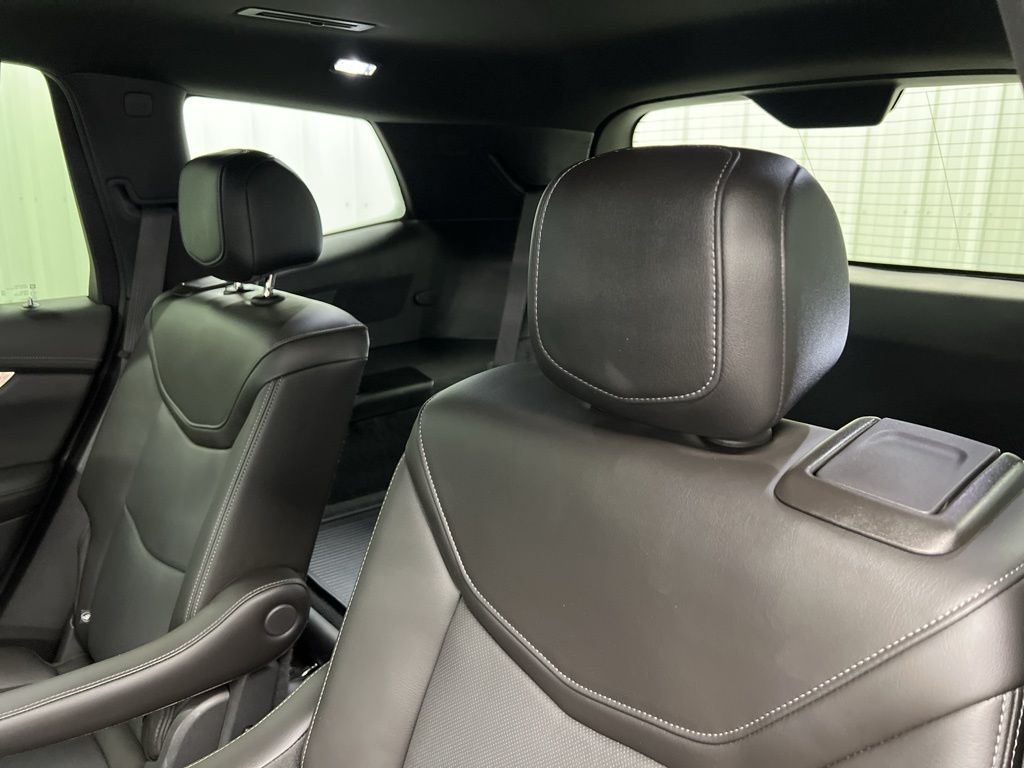 2023 Cadillac XT6 Premium Luxury - 11