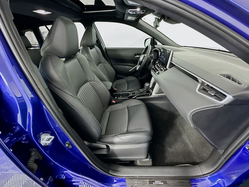 Thumbnail: 2025 Toyota Corolla Cross - 29