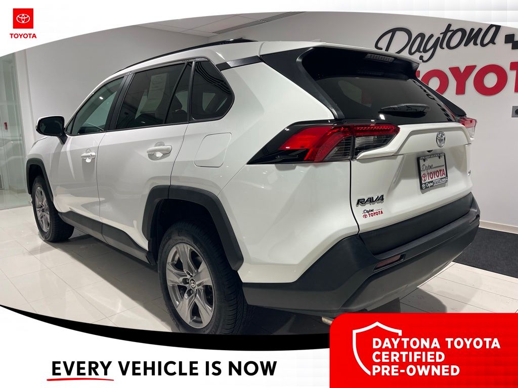 2022 Toyota RAV4 XLE - Photo 11