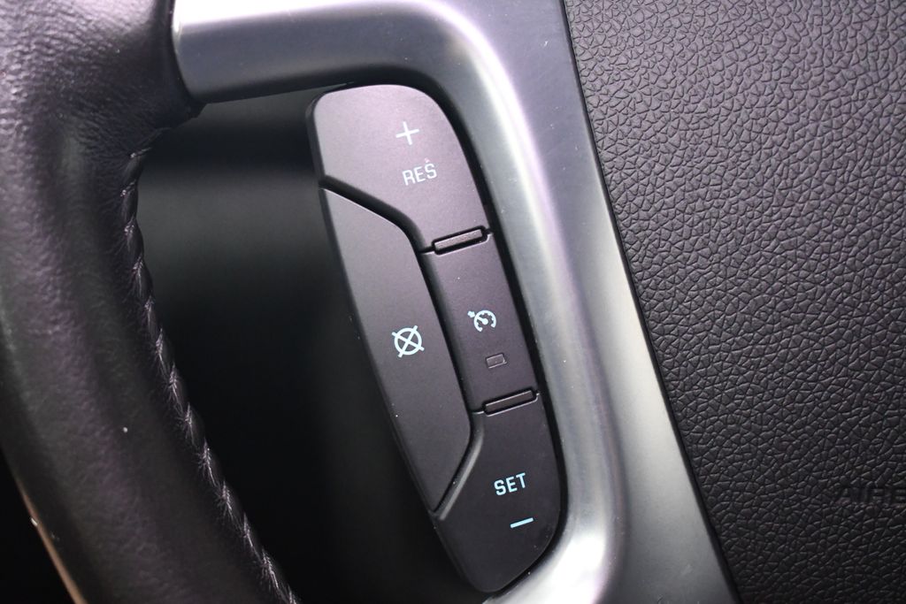 Thumbnail: 2017 Chevrolet Traverse - 23