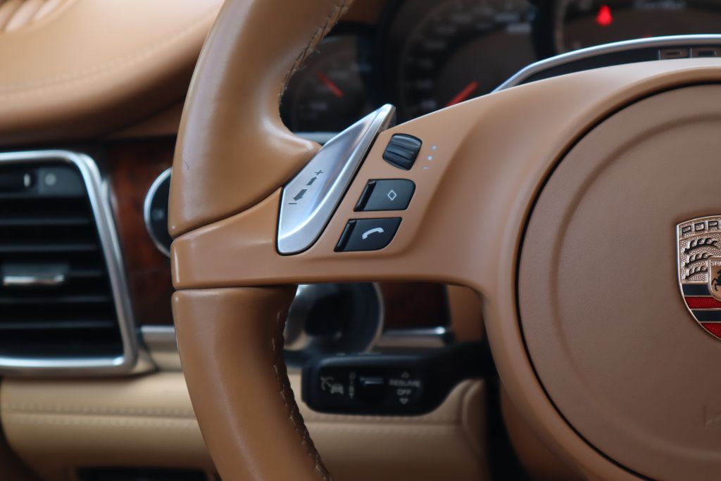 Thumbnail: 2014 Porsche Panamera - 11