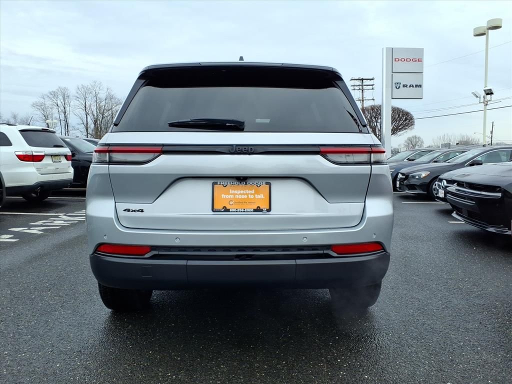 used 2023 Jeep Grand Cherokee car, priced at $32,900