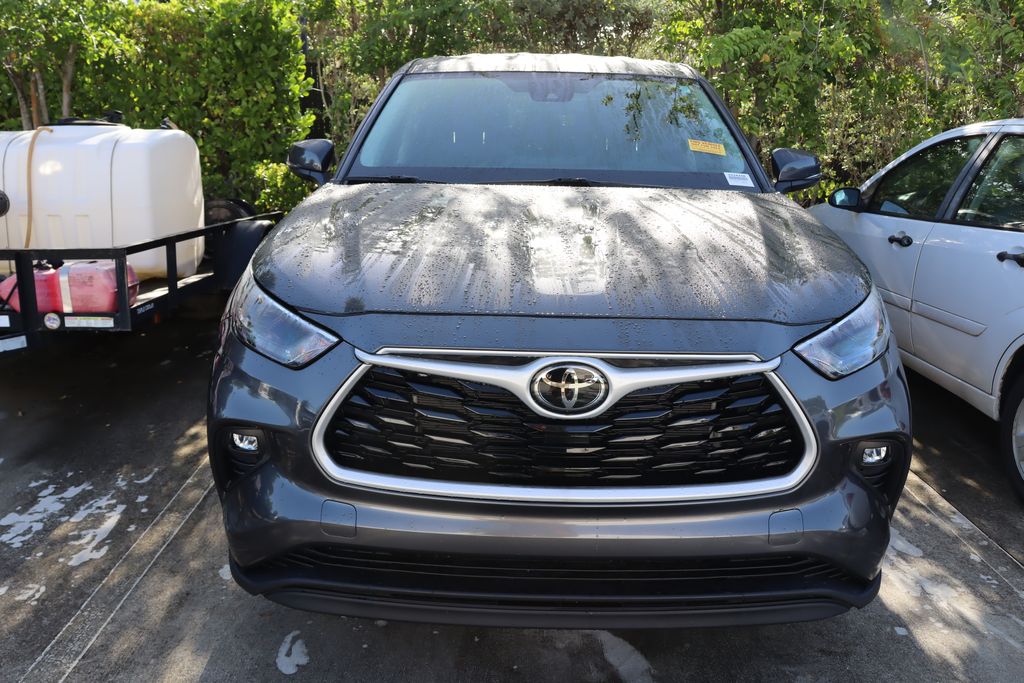 Thumbnail: 2023 Toyota Highlander - 5